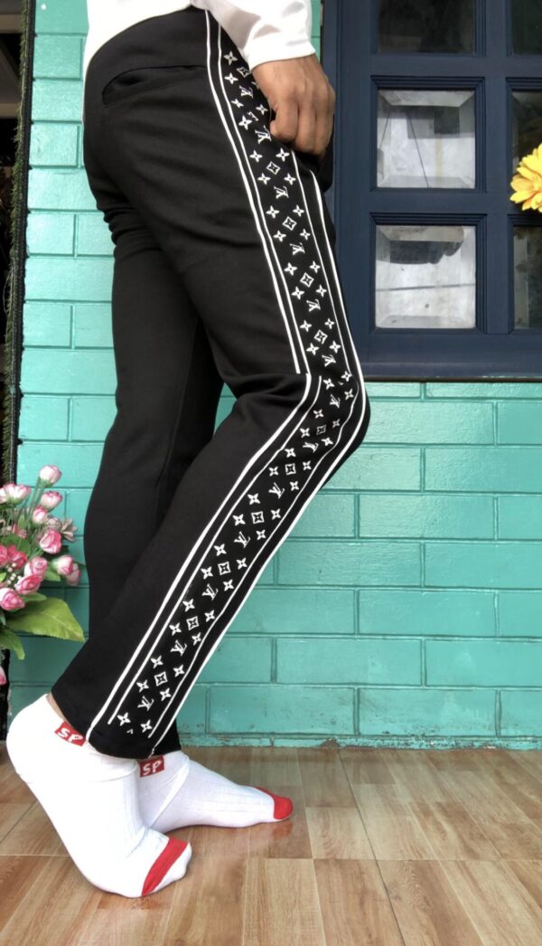 Joggers 4